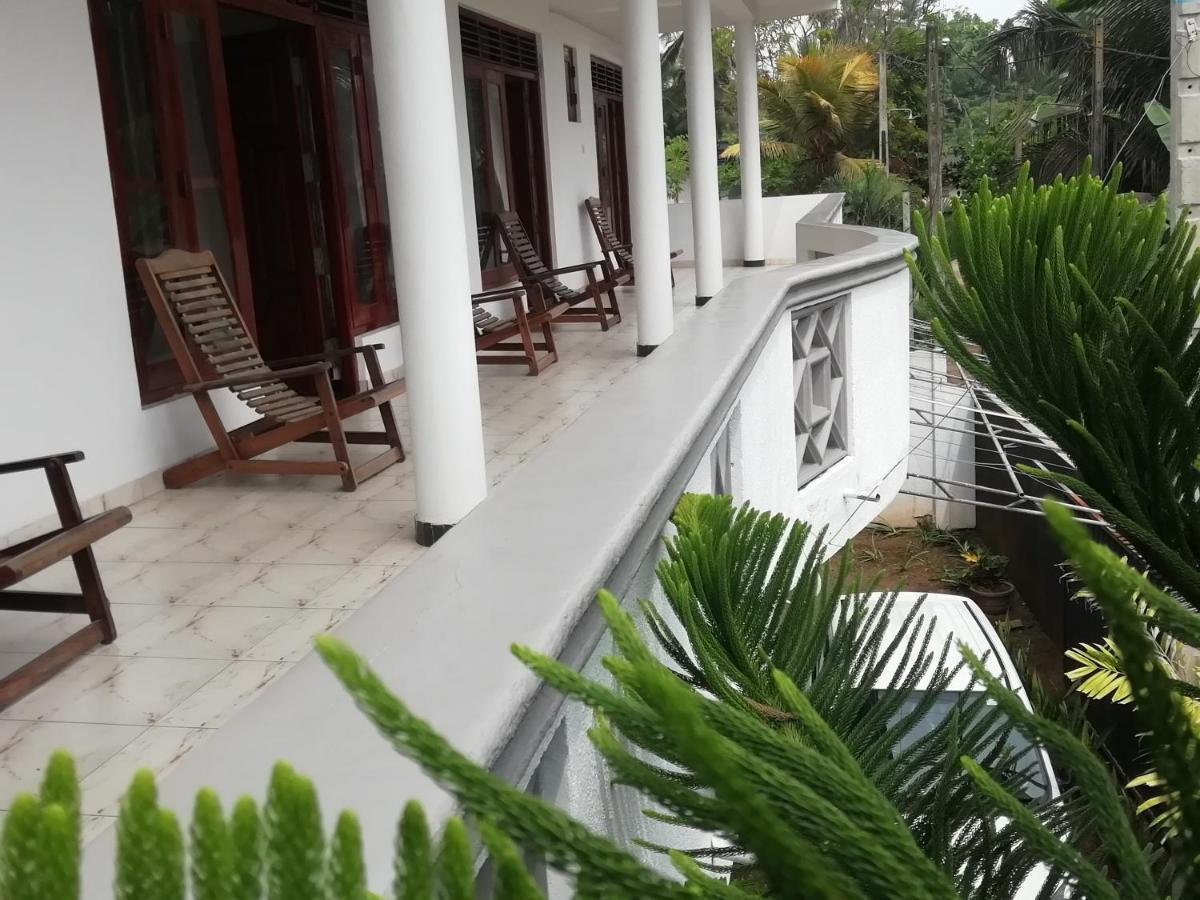 White Baby Hotel Hikkaduwa Kültér fotó